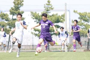 FW百田-300x200 連携生かし、4得点で初戦突破!