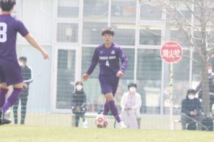 MF谷岡-300x200 連携生かし、4得点で初戦突破!