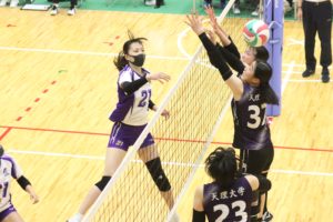 21ー１-300x200 最終戦、関大らしさ全開のプレーで勝利！１部７位でリーグ戦閉幕