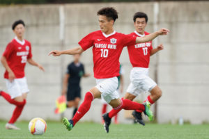 10_2-300x200 ［ULTRAS］後半45分のＭＦ古賀弾で引き分け。関関戦で意地見せた