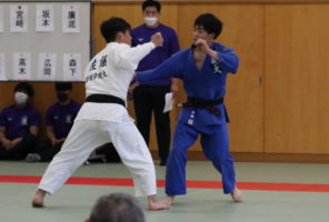 IMG_0226-scaled-e1655215673605-296x200 伝統の一戦を制した！