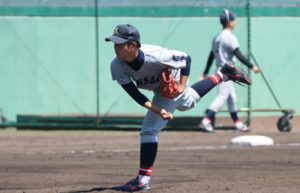 IMG_4795-1-scaled-e1655226032935-300x193 伝統の一戦で勝利飾る