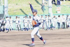 S__180125774-300x200 伝統の一戦で勝利飾る