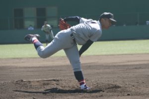 S__180125778-300x200 伝統の一戦で勝利飾る