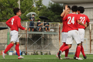 -300x200 ［ULTRAS］後半45分のＭＦ古賀弾で引き分け。関関戦で意地見せた