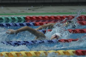-300x200 団体では男女ともに悔しさ残るも、廣本が200㍍平泳ぎ優勝！