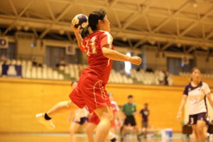 11-300x200 秋リーグ初戦、前半は互角も黒星