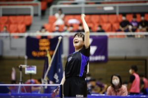 2EEBD648-0382-4901-8AF6-17E18290EE1A-300x200 リーグ1勝目で笑顔見せる