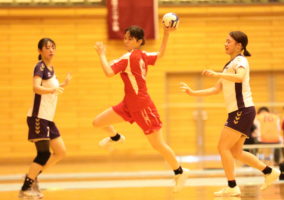 6-scaled-e1662291877923-284x200 秋リーグ初戦、前半は互角も黒星