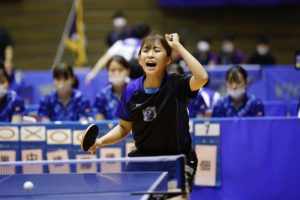 81BA1DF0-4630-47AB-A6D4-6C63567474BB-300x200 リーグ1勝目で笑顔見せる