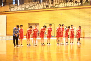 -300x200 秋リーグ初戦、前半は互角も黒星