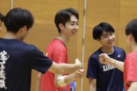 IMG_2726-1-200x133 【バドミントン男子】初出場の選手も活躍し、白星スタートを切った！